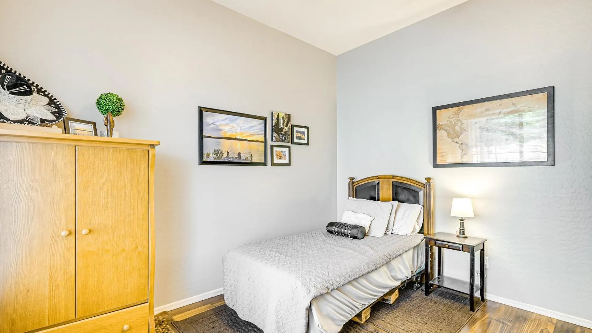 Phoenix Retreat With Hot Tub Hiking Trail On-Site! 0*,  米国
