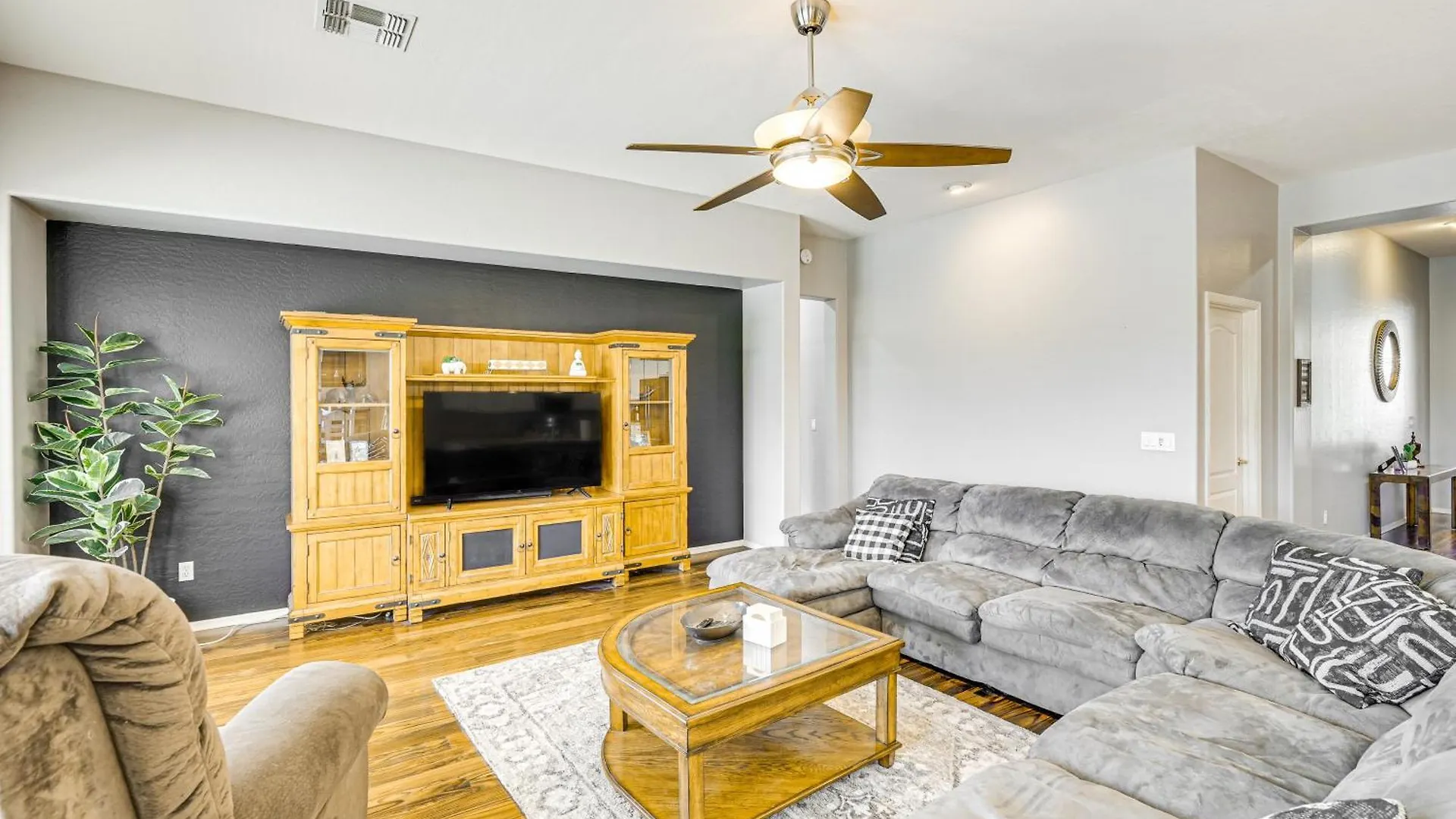 別荘 Phoenix Retreat With Hot Tub Hiking Trail On-Site!