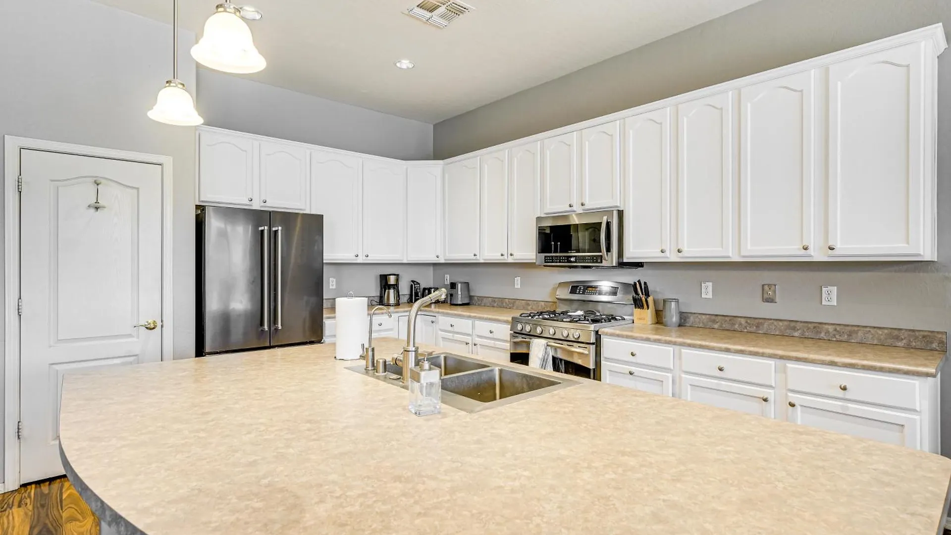 Phoenix Retreat With Hot Tub Hiking Trail On-Site!