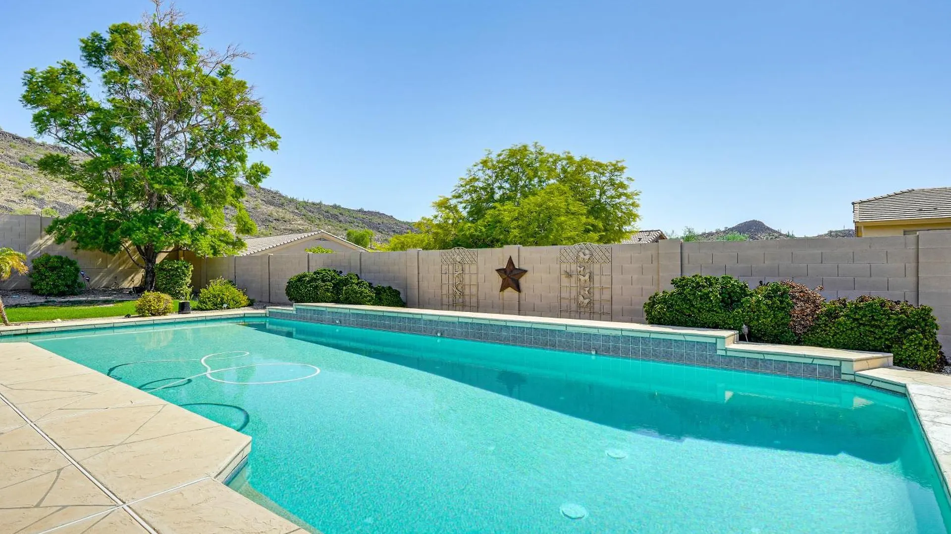 別荘 Phoenix Retreat With Hot Tub Hiking Trail On-Site!